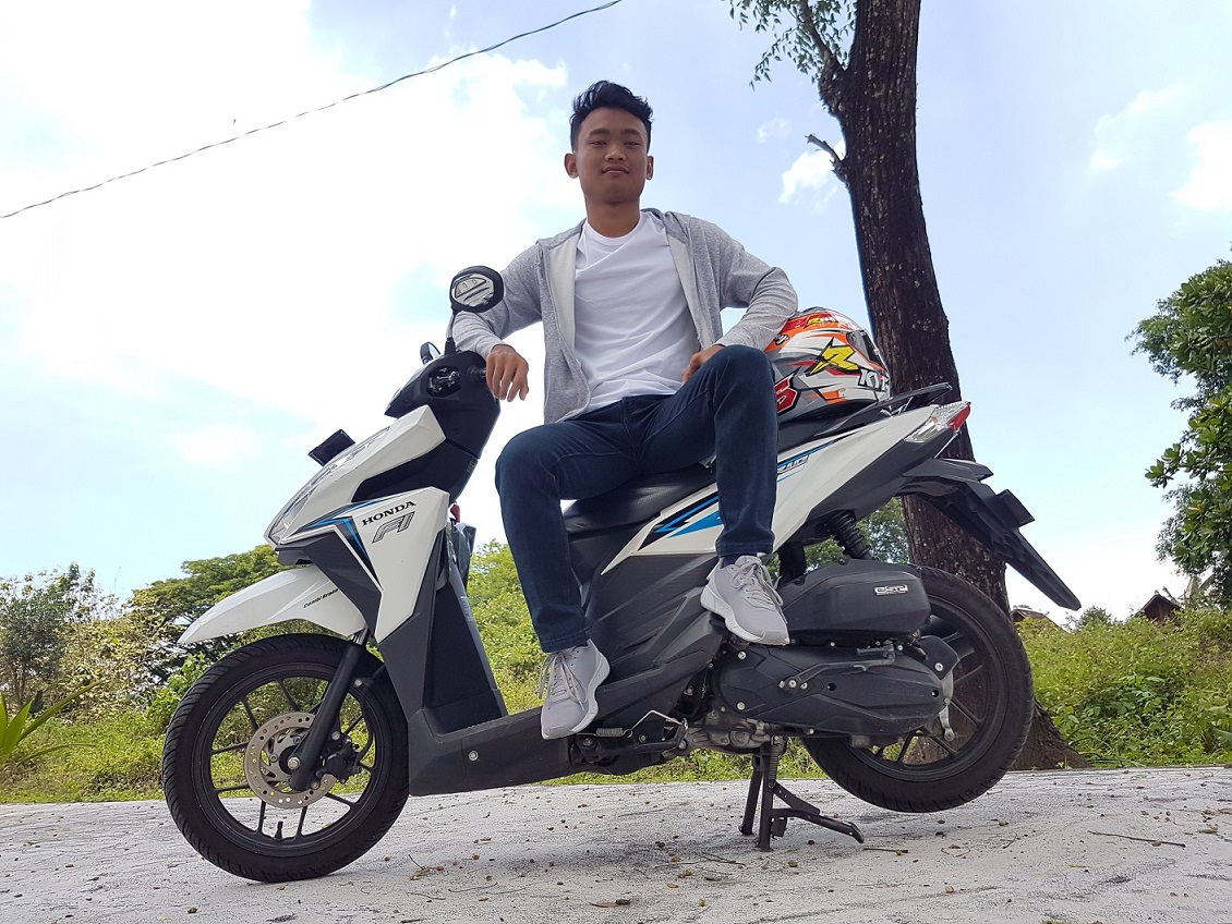 Garang di Lintasan, Santun di Jalan