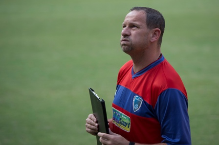 Umuh Umumkan Dejan Antonic sebagai Pelatih Persib