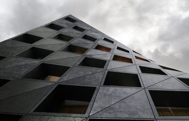Hotel 'Hitam' dengan Lorong Rahasia