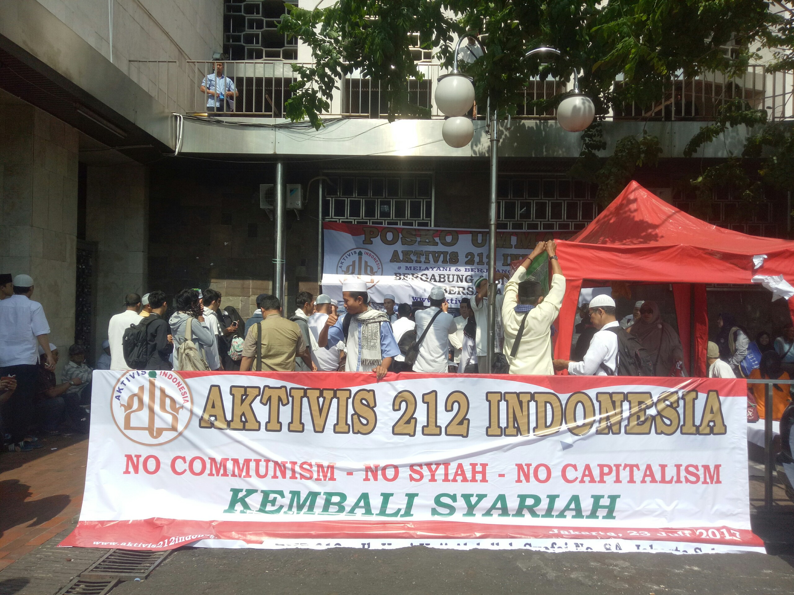 Massa Aksi 287 Mulai Padati Istiqlal