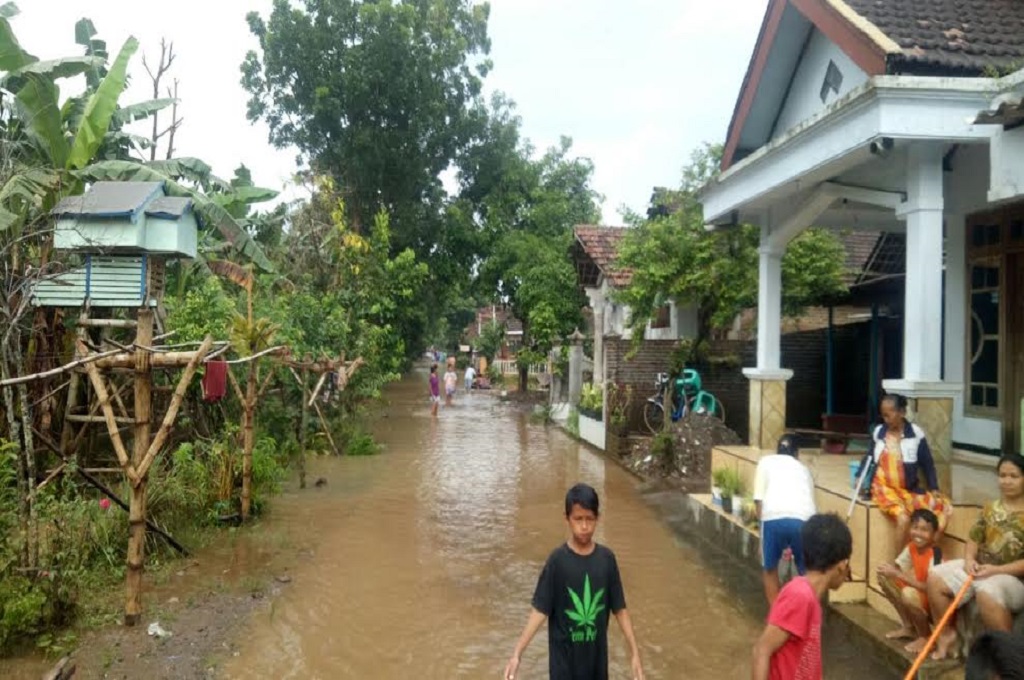 Sungai Gunting Meluap Lagi, Balai Pengungsian pun Banjir