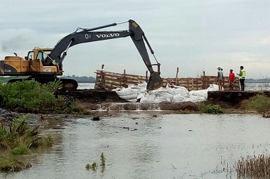 Tanggul Penahan Lumpur di Porong Jebol