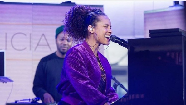Alicia Keys: Kulit Polosku, Kecantikan yang Sesungguhnya