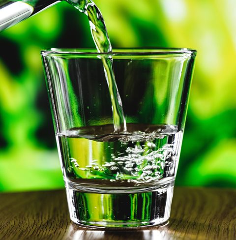 Apakah Air Alkali Dibutuhkan oleh Tubuh?