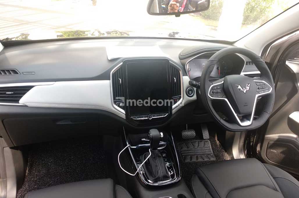 Wuling Almaz Model Lawas, Bisa Upgrade Fitur Perintah Suara?