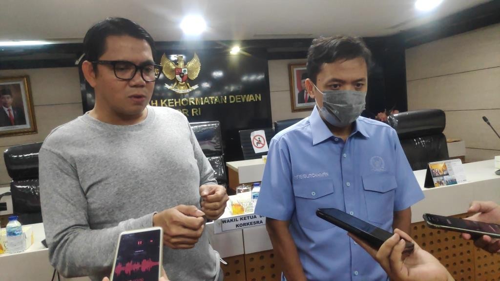 Anggota DPR Arteria Dahlan (kiri) dan Wakil Ketua MKD Habiburokhman (kanan). Foto: Medcom.id/Anggi Tondi Martaon