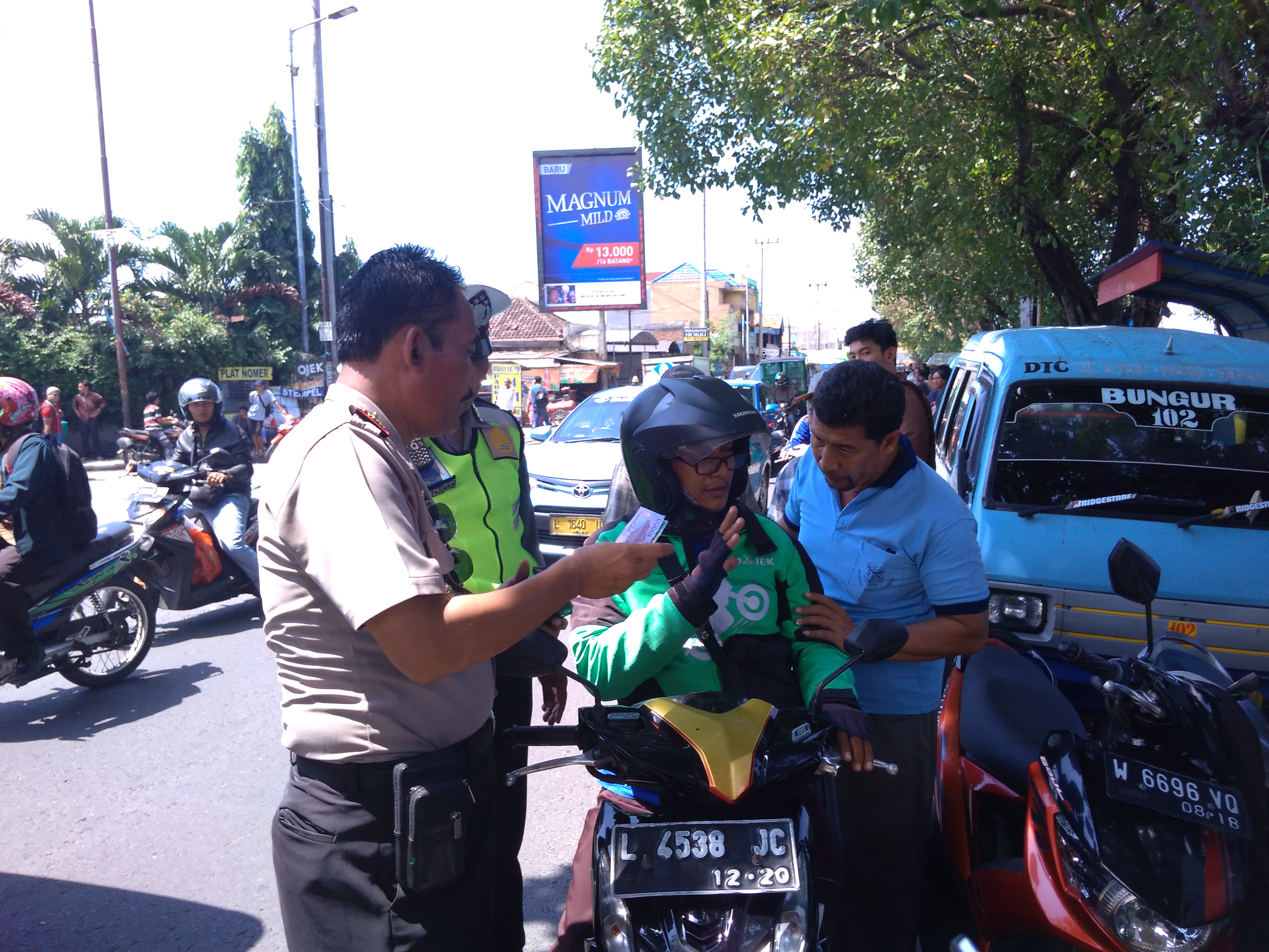 Sopir Angkot Purabaya <i>Sweeping</i> Ojek, Polisi: Tidak Anarkis