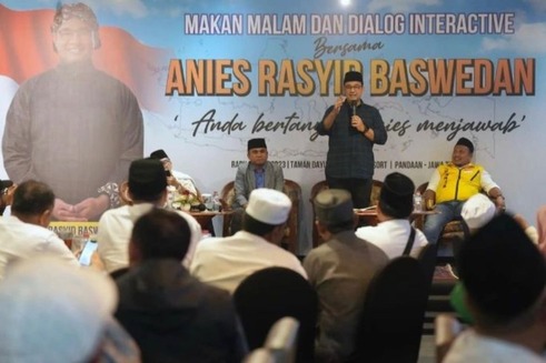 Anies Bagikan Potret Kebersamaan dengan Relawan di Jawa Timur