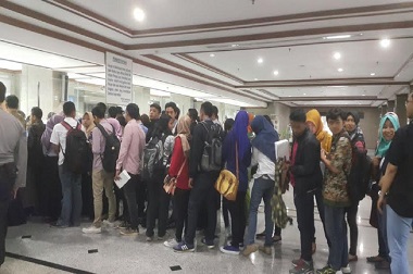 Penukaran Rupiah Baru Tembus Rp1,7 M di Hari Pertama di Jatim