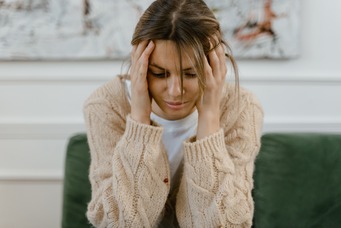Arti <i>Playing Victim</i>, Beserta Ciri dan Contoh