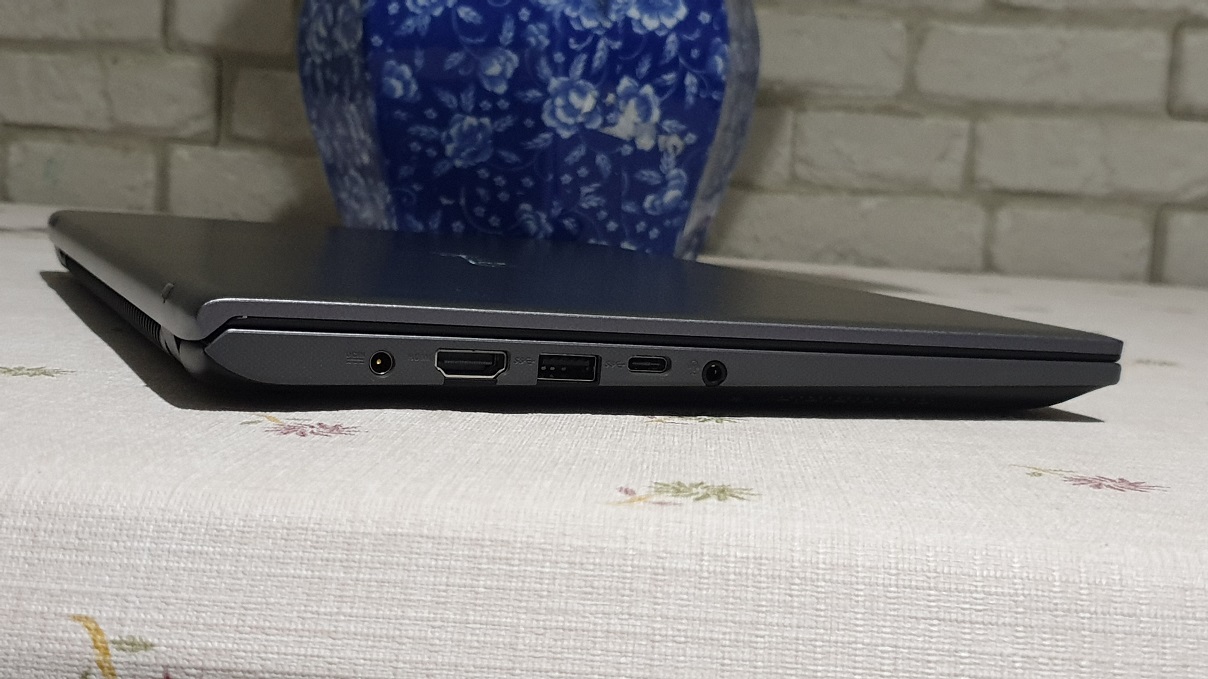 ASUS VivoBook 14 A412FL, Berbodi Ramping, Ringan, dan Menawan