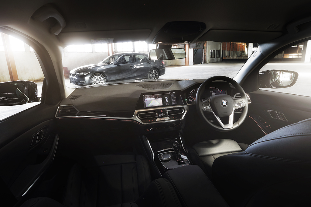 Paket Hemat BMW Seri-3 Diperkenalkan, Cek Spesifikasinya