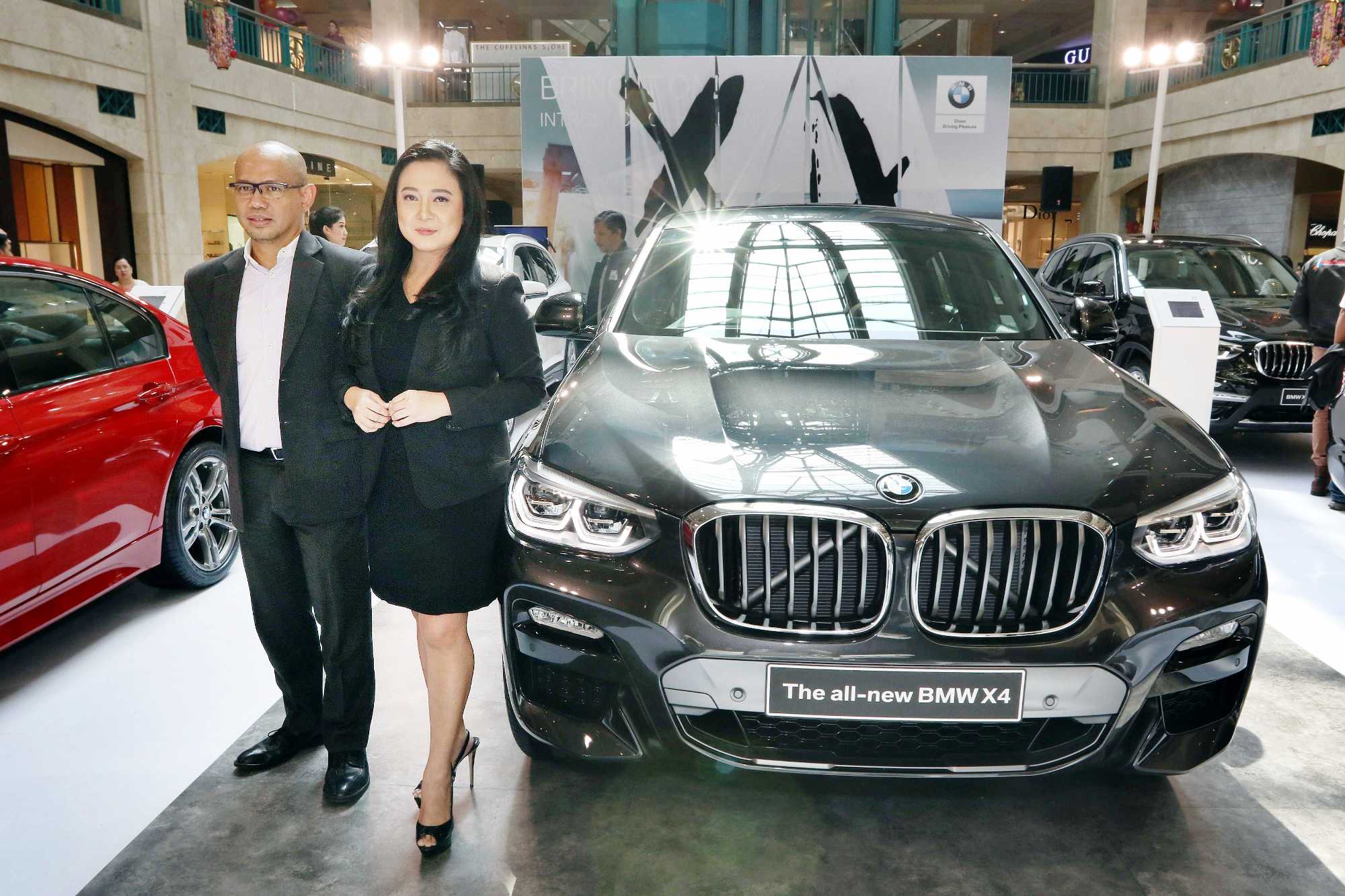 Pameran di Mall Trik Khas Penjualan Mobil Premium