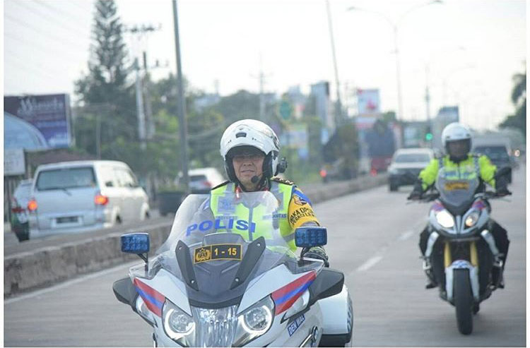 Kakorlantas Kawal Natal dengan BMW R 1200 RT