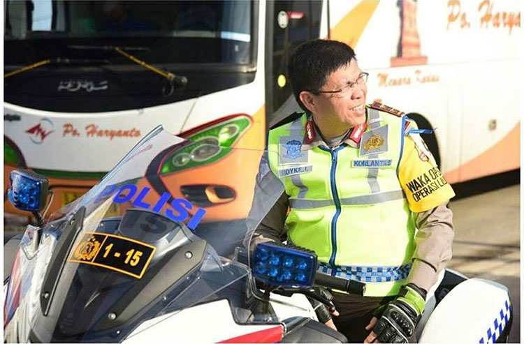 Kakorlantas Kawal Natal dengan BMW R 1200 RT