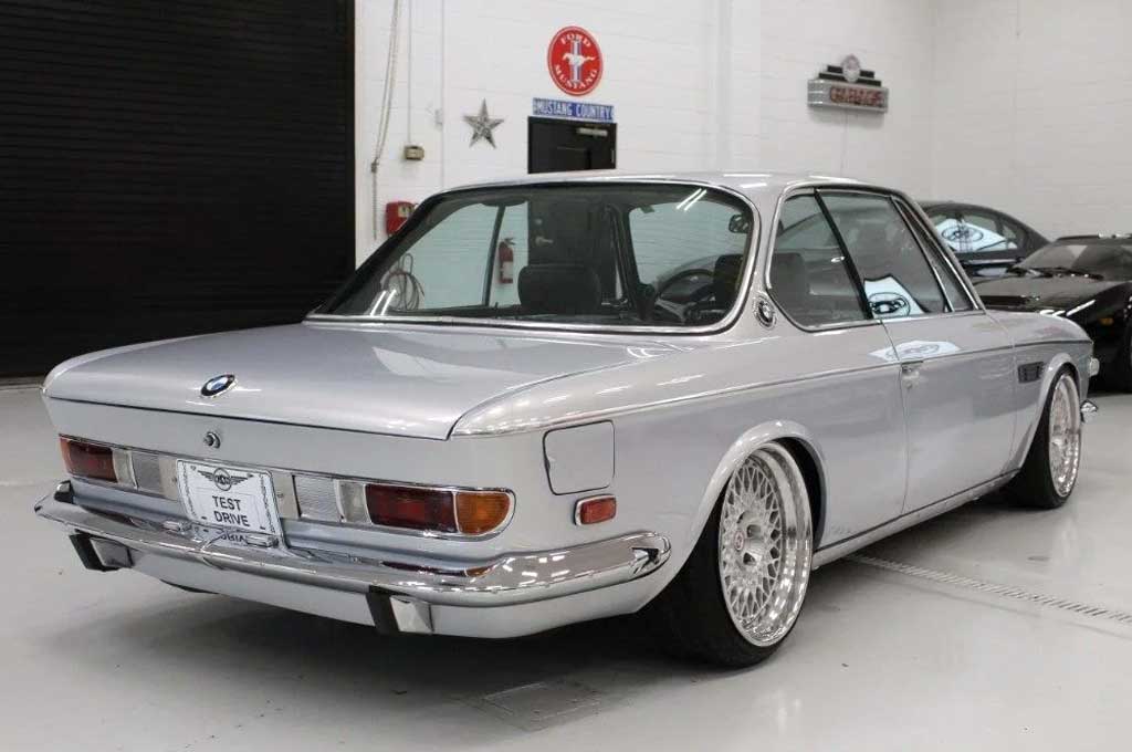 BMW 2800 CS Coupe Klasik Tampil Klimis