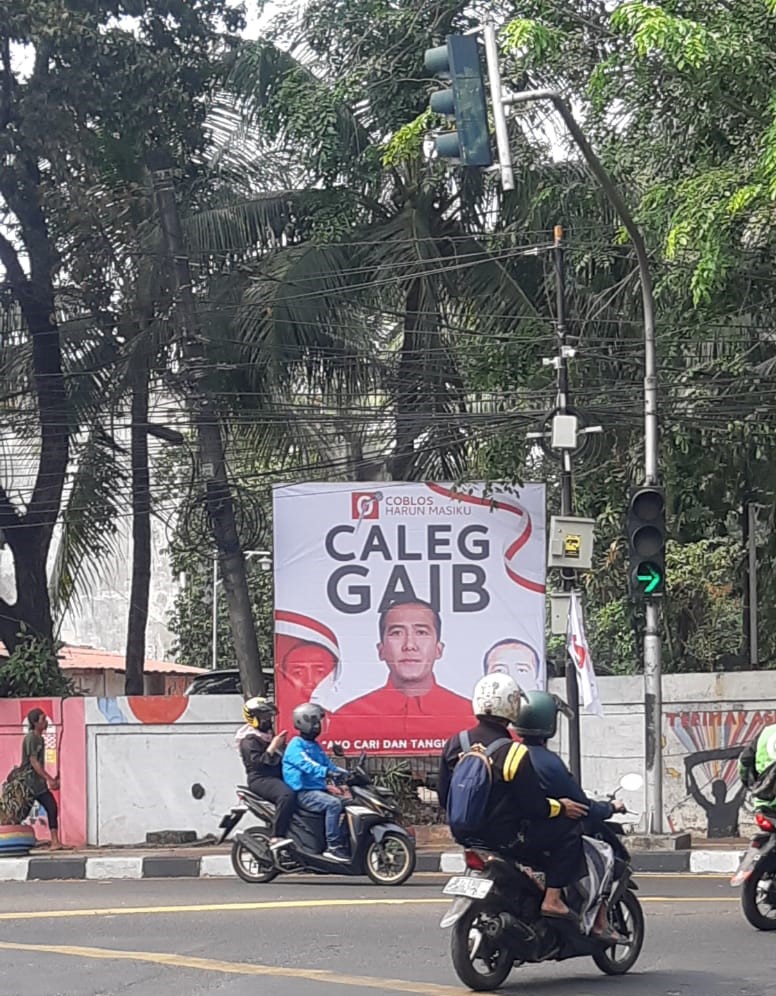 Baliho Harun Masiku Caleg Gaib Bertebaran di Jakarta