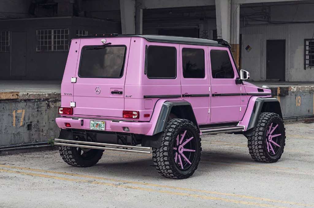 Mercedes-Benz G500 4×4 Tampil Feminim Pijam Warna Barbie