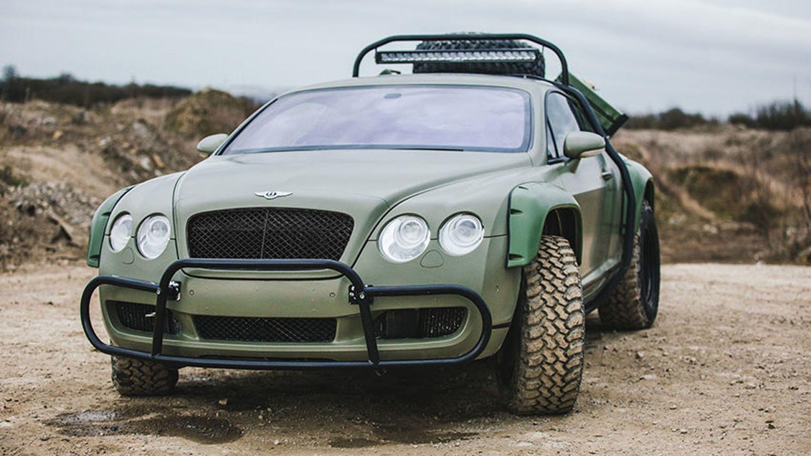 Sedan Mewah Bentley Continental GT ala Mobil Off Road