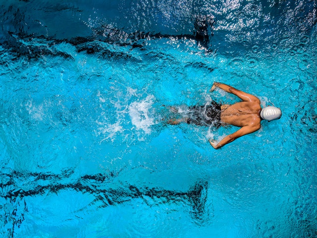 Berenang untuk mengecilkan perut