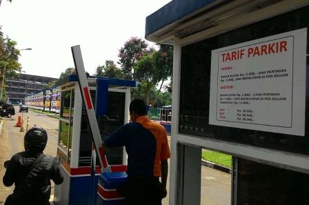 Perbandingan Tarif Parkir GBK dan Monas