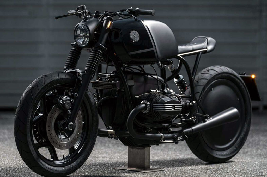 Sangarnya BMW R100RT Cafe Racer dalam Balutan Warna Hitam