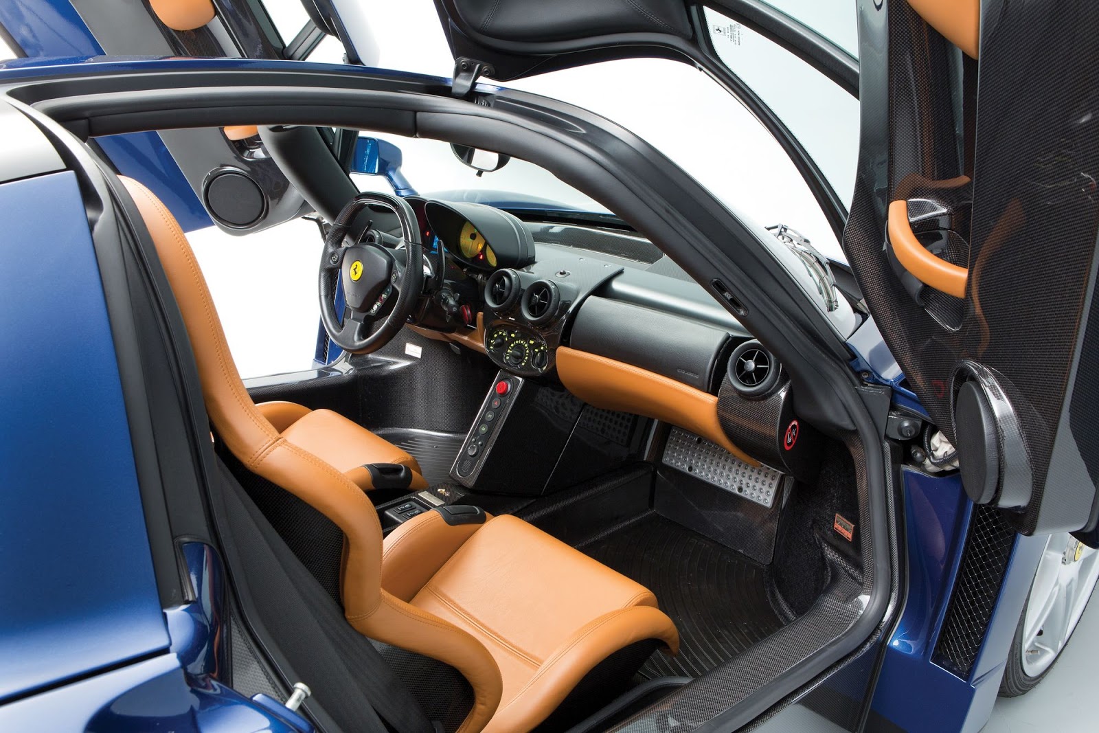 Intip Warna Unik Blu Tour de France Ferrari Enzo 2004