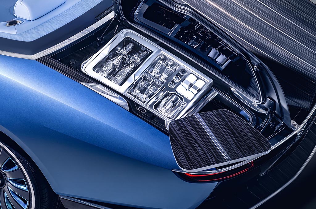 Ini Artis yang Diduga Memesan Rolls-Royce Boat Tail