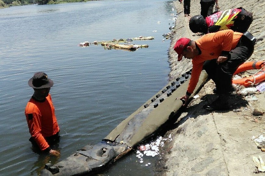 Penemuan Buaya Palsu di Kali Porong Gegerkan Warga