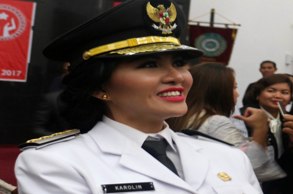 Karolin, Perempuan Pertama Jadi Bupati Landak Kalbar