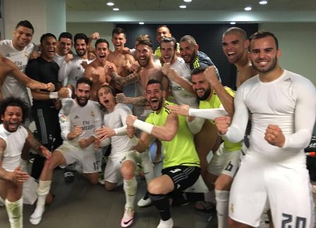 Usai Kalahkan Barcelona, Skuat Madrid Berpose di Kamar Ganti