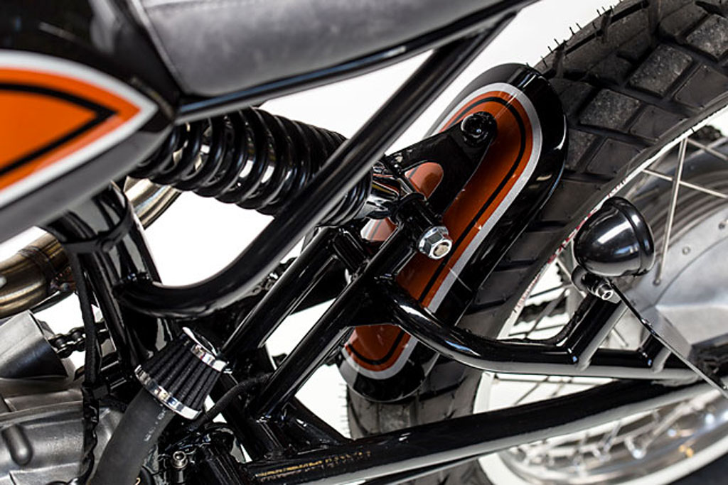 Transformasi Ekstrim Ducati 250 Scrambler jadi Chopper