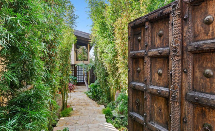 Vokalis Imagine Dragons Beli Rumah Bergaya Bali