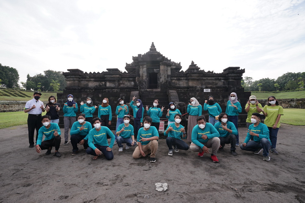 Kunjungi Tiga Candi, Ramon Tungka Belajar soal Kerukunan Umat Beragama