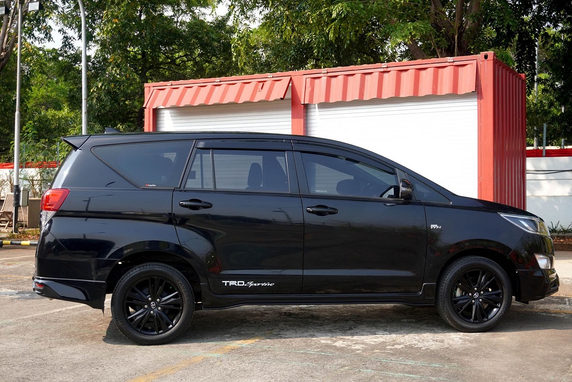 Toyota Kijang Innova Dandan TRD Sportivo