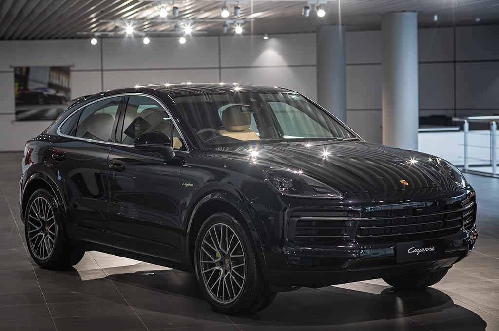 Menilik Teknologi E-Hybrid Di Porsche Panamera & Cayenne