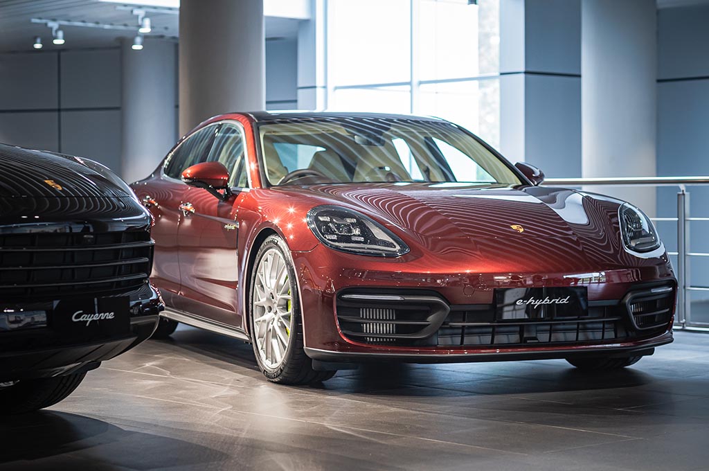 Menilik Teknologi E-Hybrid Di Porsche Panamera & Cayenne