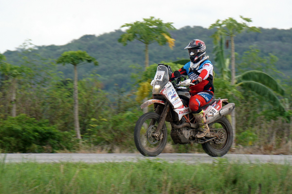 Kejelian Navigator, Tim Mobil IXCRT Perbaiki Posisi di SS3 AXCR 2019