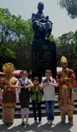 Pesan Solidaritas dari Indonesia dan Malaysia di Sahir Park, Baku
