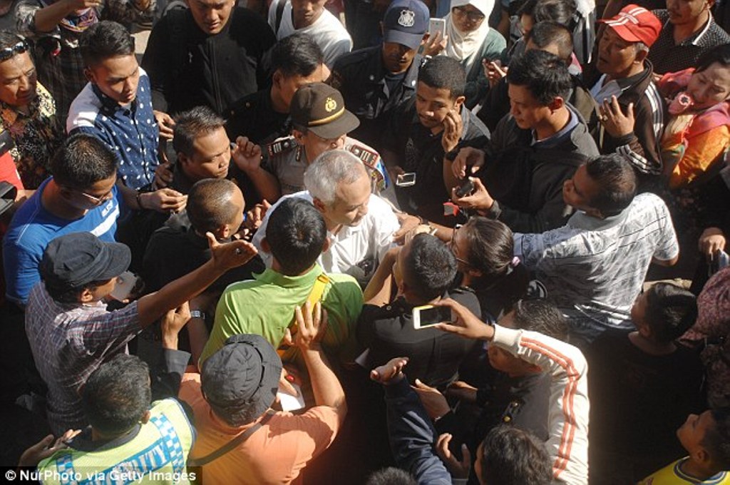 Chiropractic dan Vaksin Palsu Jadi Kasus Kesehatan Paling Disoroti Sepanjang 2016