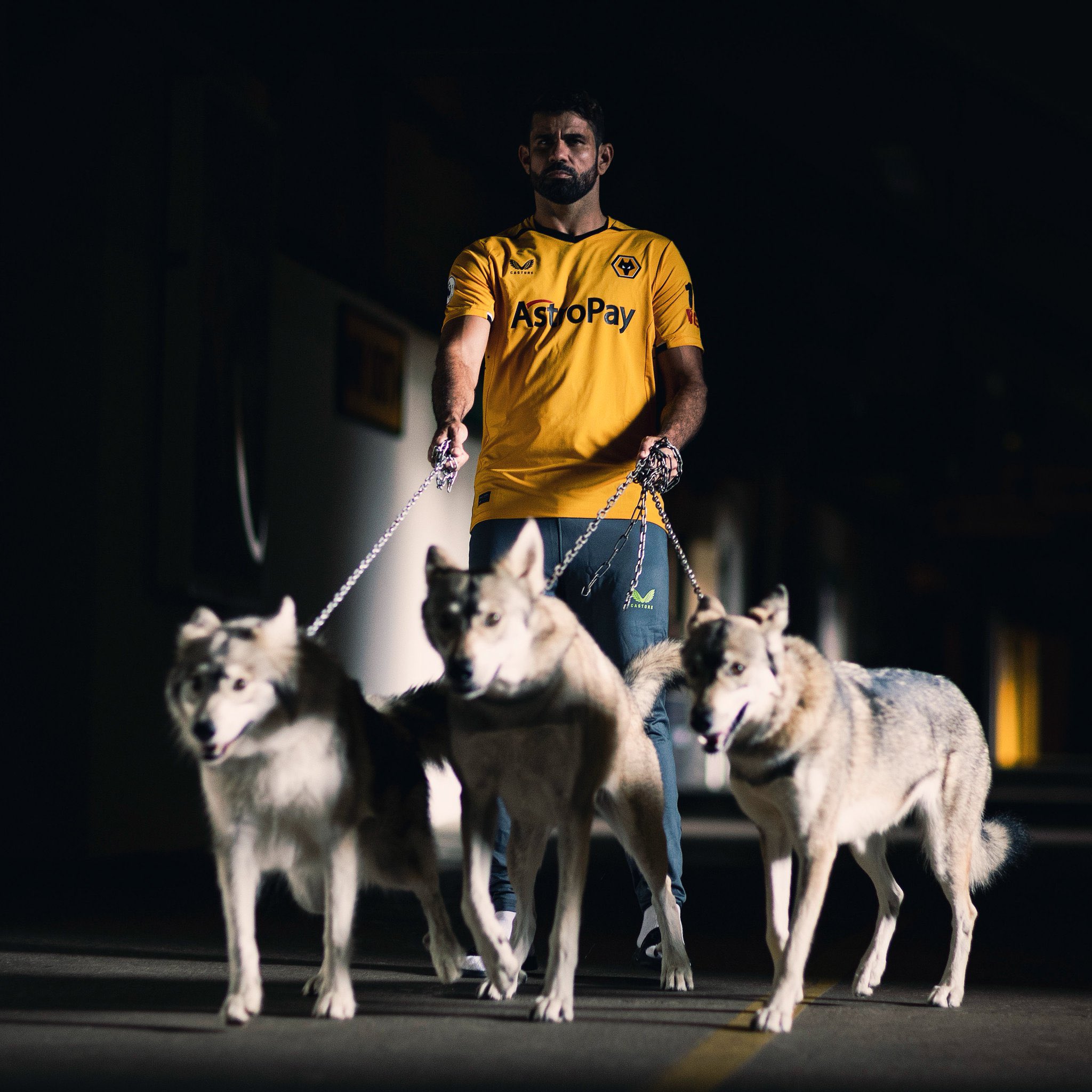 Terkenal Garang, Costa <i>Ngaku</i> Takut saat Syuting Pengenalan sebagai Pemain Wolverhampton
