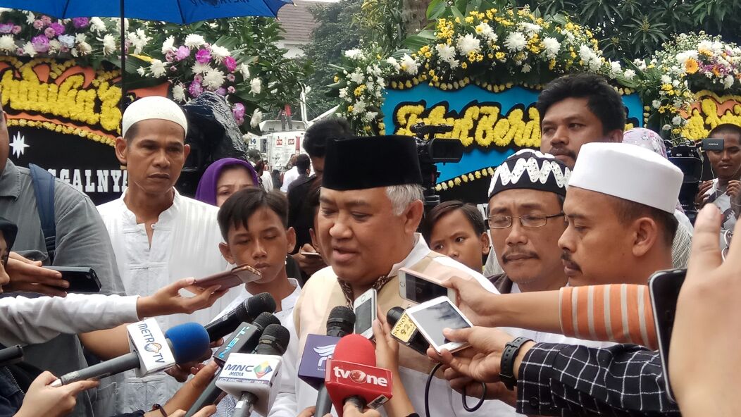 Rizieq Shihab Melayat ke Rumah Kiai Hasyim