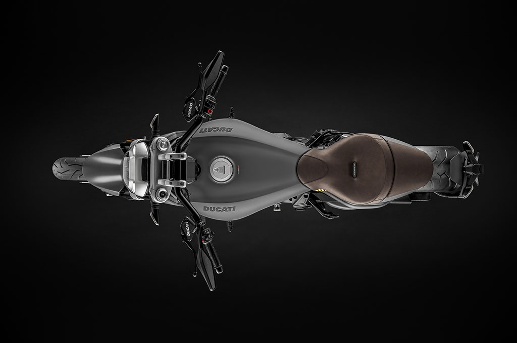 Ducati XDiavel Berkelir Abu-Abu nan Jantan