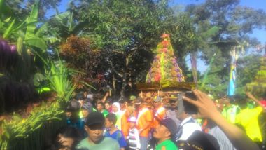 Belasan Orang Luka-luka Saat Berebut Durian di Jombang