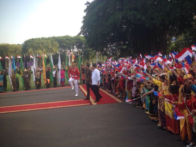 Usai Blusukan, Presiden Filipina Diarak ke Istana Merdeka