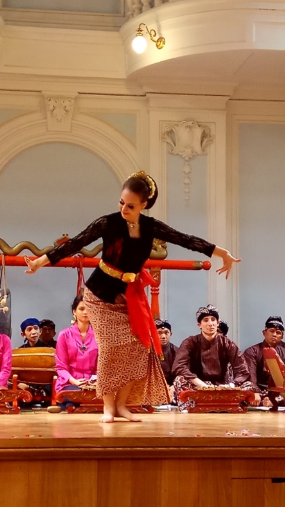 Gamelan dan Tarian Indonesia Hibur Masyarakat Rusia