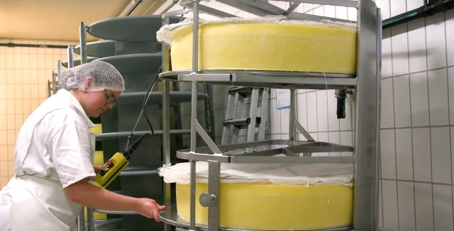 Keju Emmental, Raja Keju dalam Dunia Kuliner