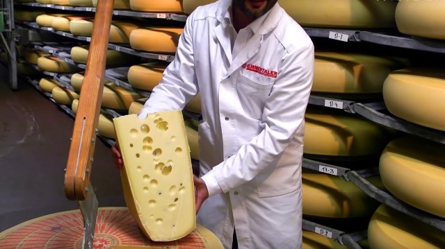 Keju Emmental, Raja Keju dalam Dunia Kuliner