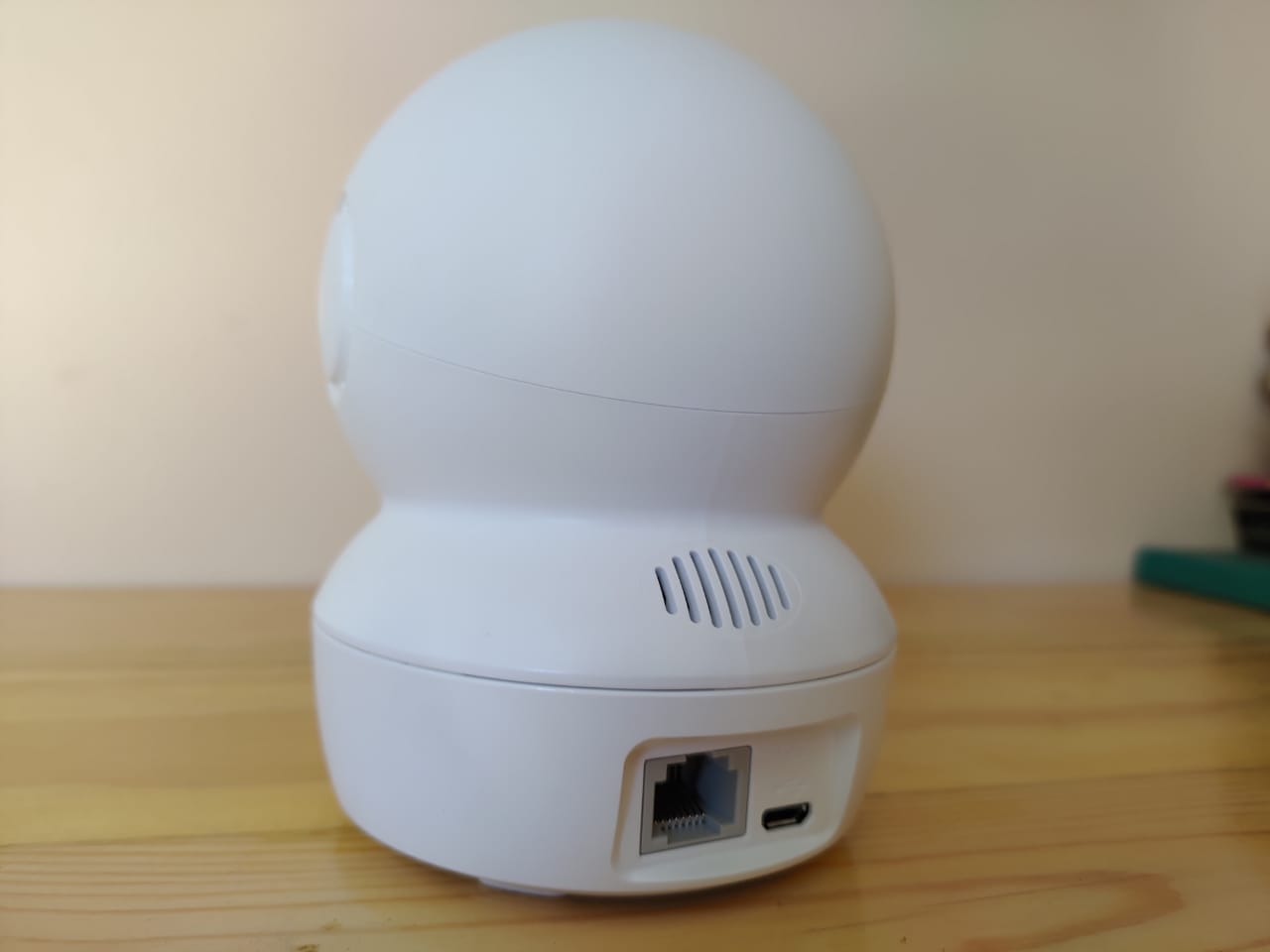 Ezviz C6n Kamera Cctv Indoor Canggih Murah Mudah Dipasang Medcom Id