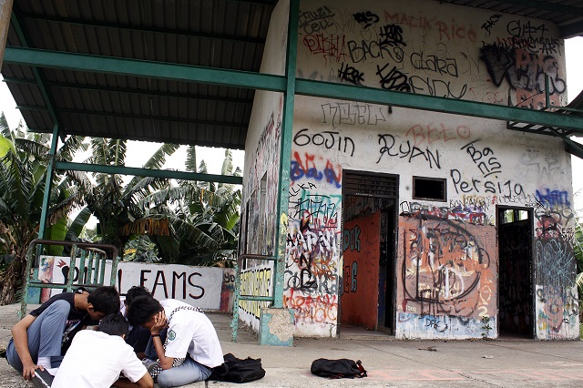 Bergerilya di Dinding Kota